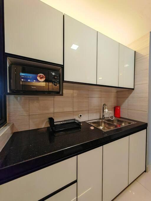 Industrial Design Simfoni 3 Bedroom W Netflix And Wi-Fi Cheras Exterior foto