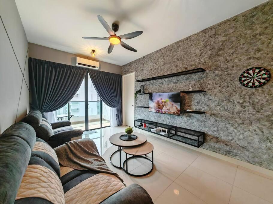 Industrial Design Simfoni 3 Bedroom W Netflix And Wi-Fi Cheras Exterior foto