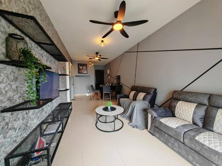 Industrial Design Simfoni 3 Bedroom W Netflix And Wi-Fi Cheras Exterior foto